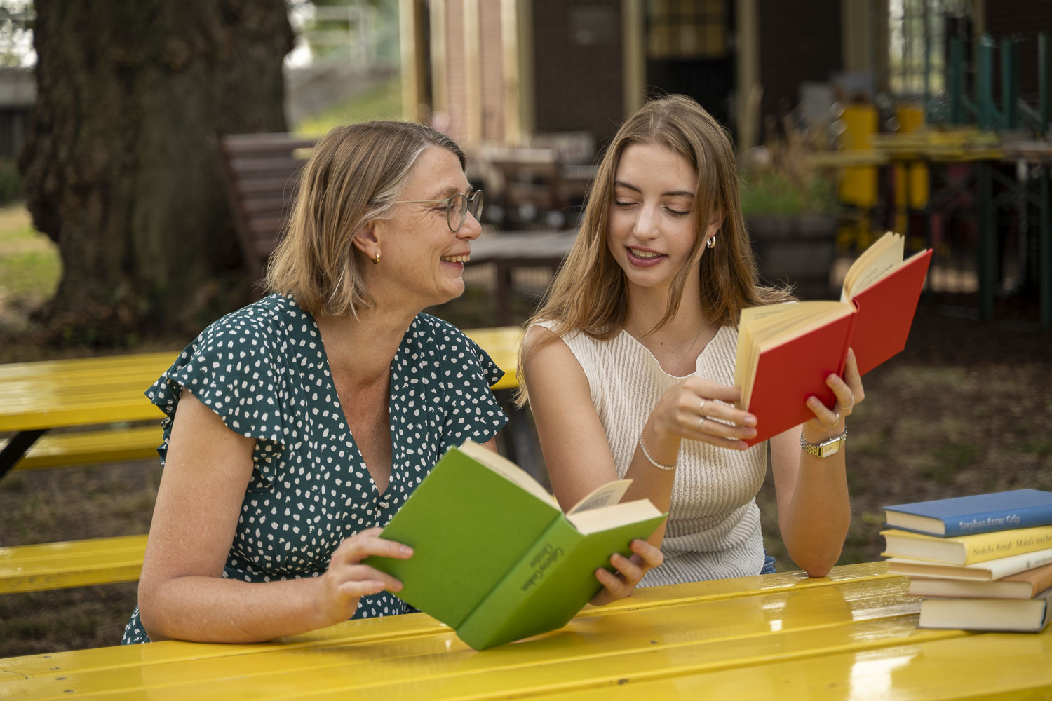 Loes en Nienke Vork van Bestelbijdeauteur.nl voor boeken van zelfverkopende auteurs